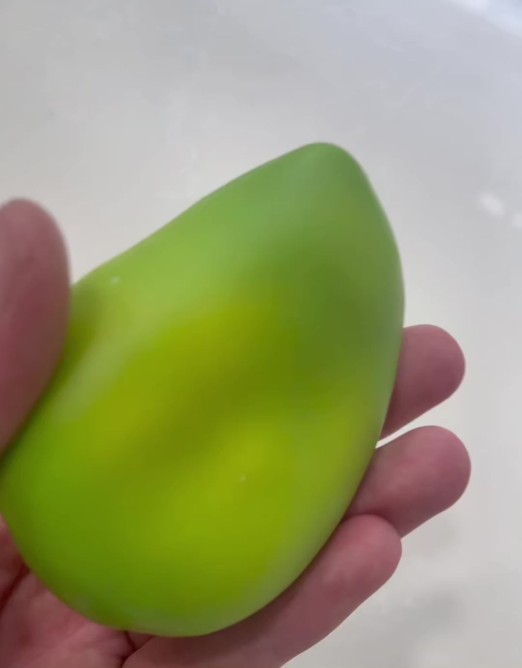 Crunchy Mango Squishy - Color Changing